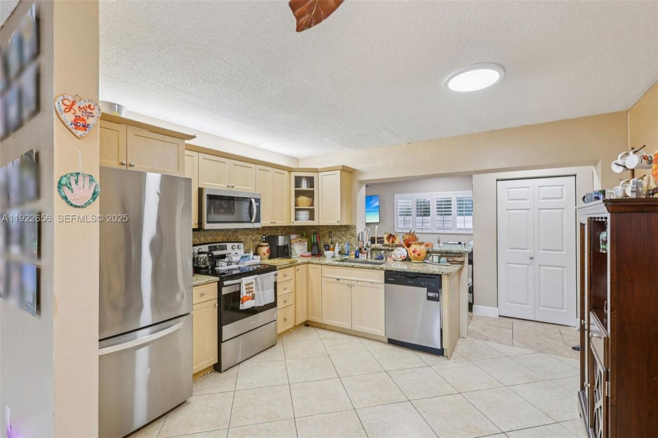 6003 NW 74th Ave, Tamarac, FL 33321 Photo