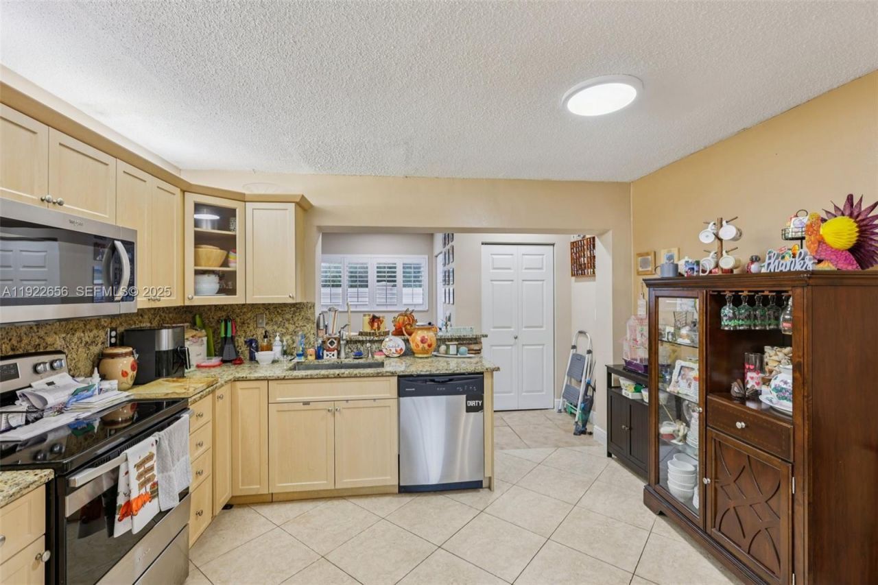 6003 NW 74th Ave, Tamarac, FL 33321 Photo