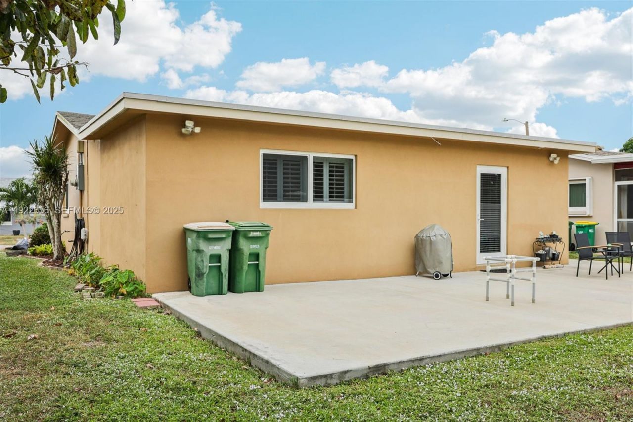 6003 NW 74th Ave, Tamarac, FL 33321 Photo