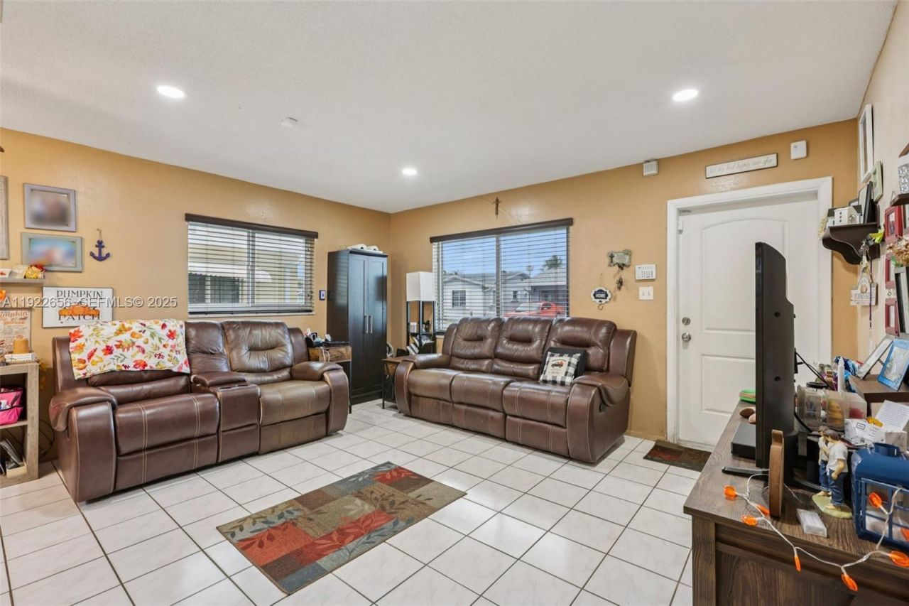 6003 NW 74th Ave, Tamarac, FL 33321 Photo