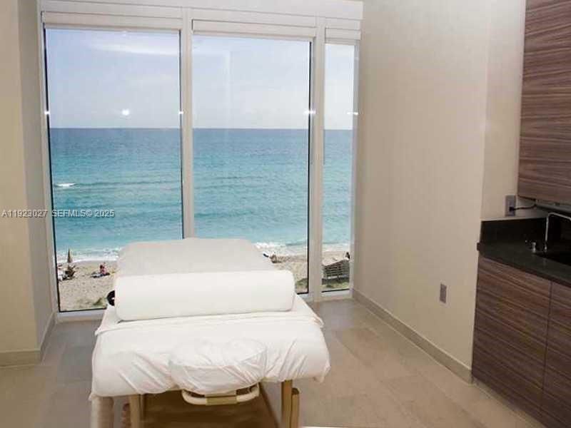 1800 S Ocean Dr, Unit 3101, Hallandale Beach, FL 33009 Photo