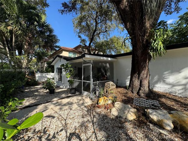 2390 SW 18th Ave, Fort Lauderdale, FL 33315