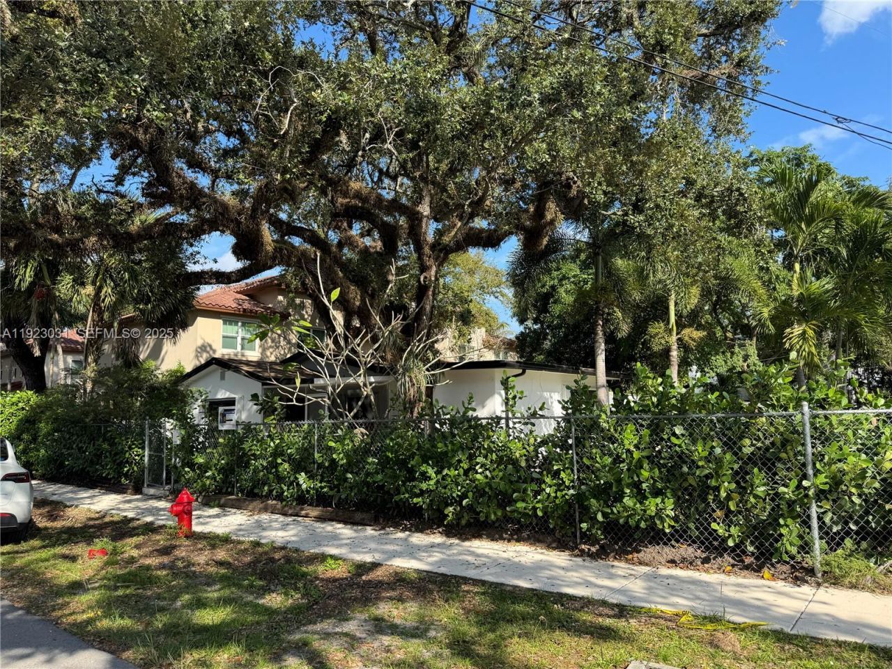 2390 SW 18th Ave, Fort Lauderdale, FL 33315 Photo