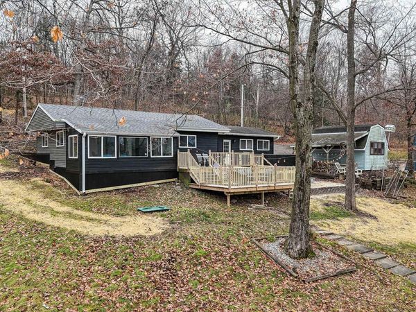 26011 216th Avenue, Delhi, IA 52223