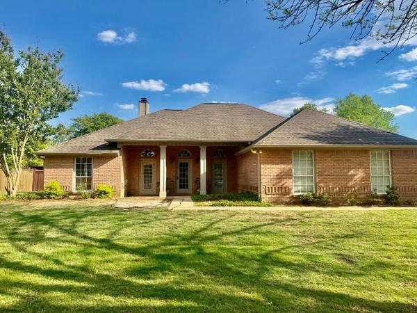 5567 Lakefront Dr., Tupelo, MS 38801