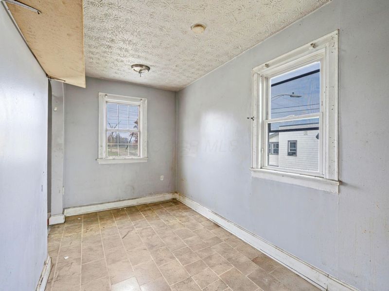 397 Catherine Street, Columbus, OH 43223 Photo 12