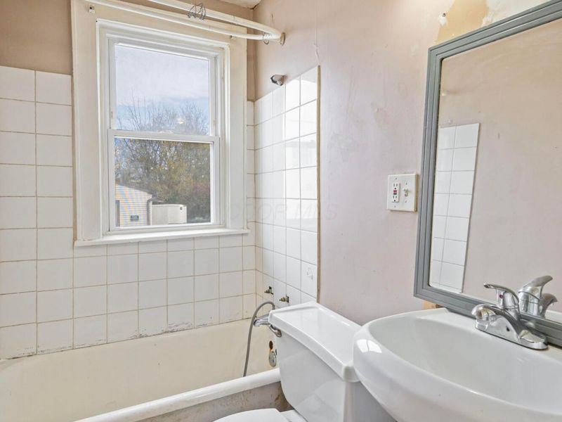 397 Catherine Street, Columbus, OH 43223 Photo 6