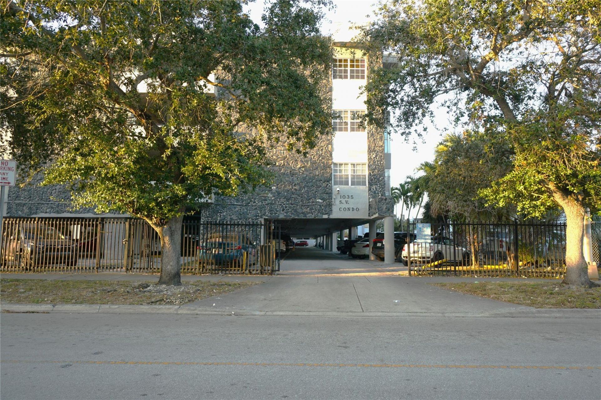 1035 W 77th St, Unit 208, Hialeah, FL 33014 Main Photo