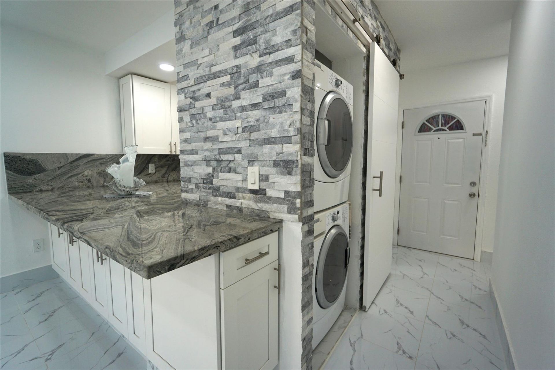 1035 W 77th St, Unit 208, Hialeah, FL 33014 Photo