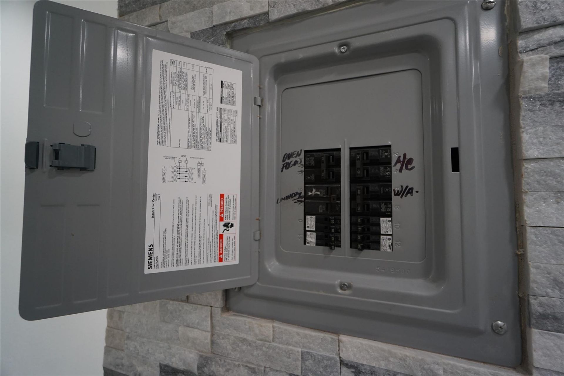 1035 W 77th St, Unit 208, Hialeah, FL 33014 Photo