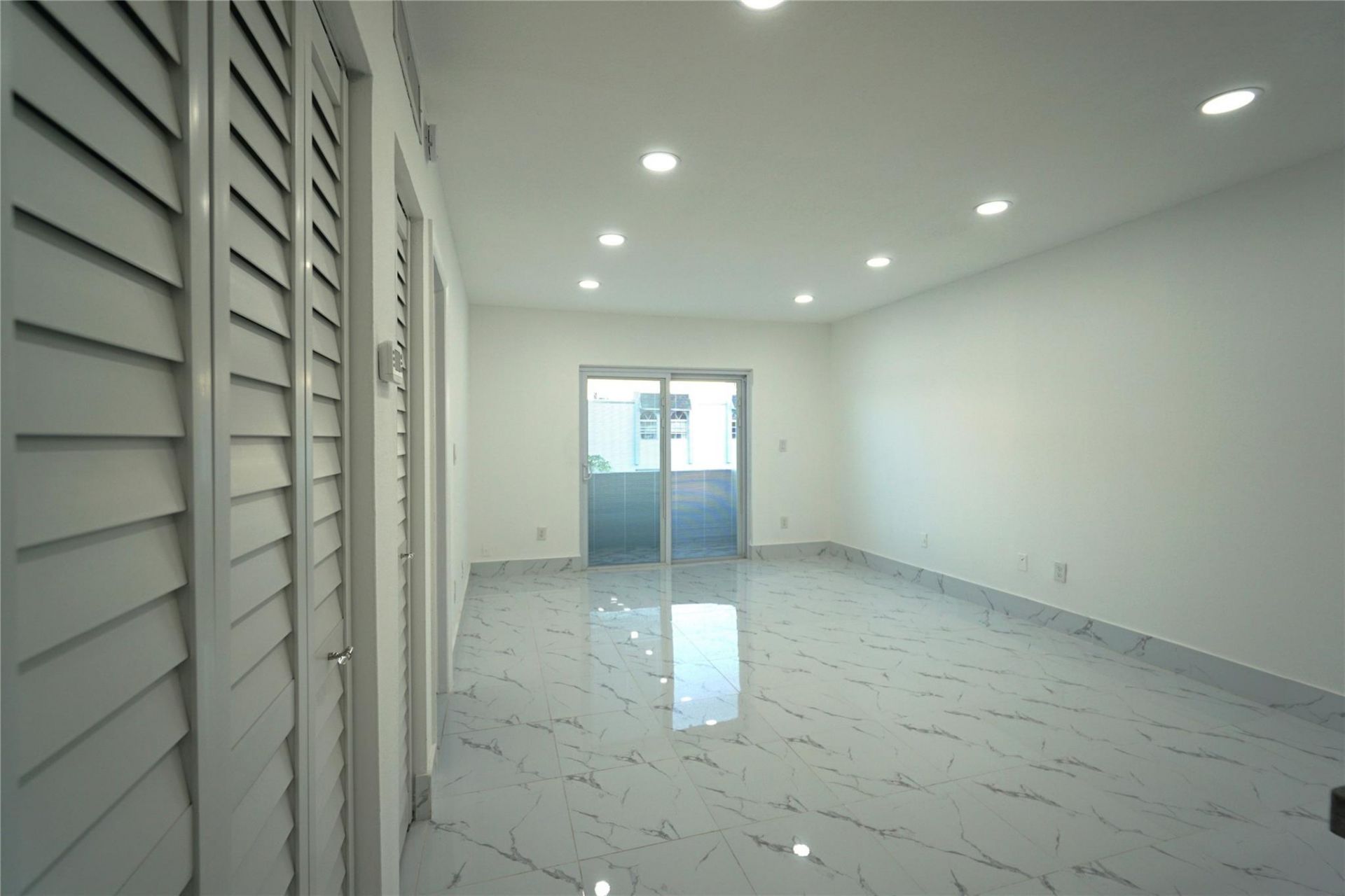 1035 W 77th St, Unit 208, Hialeah, FL 33014 Photo