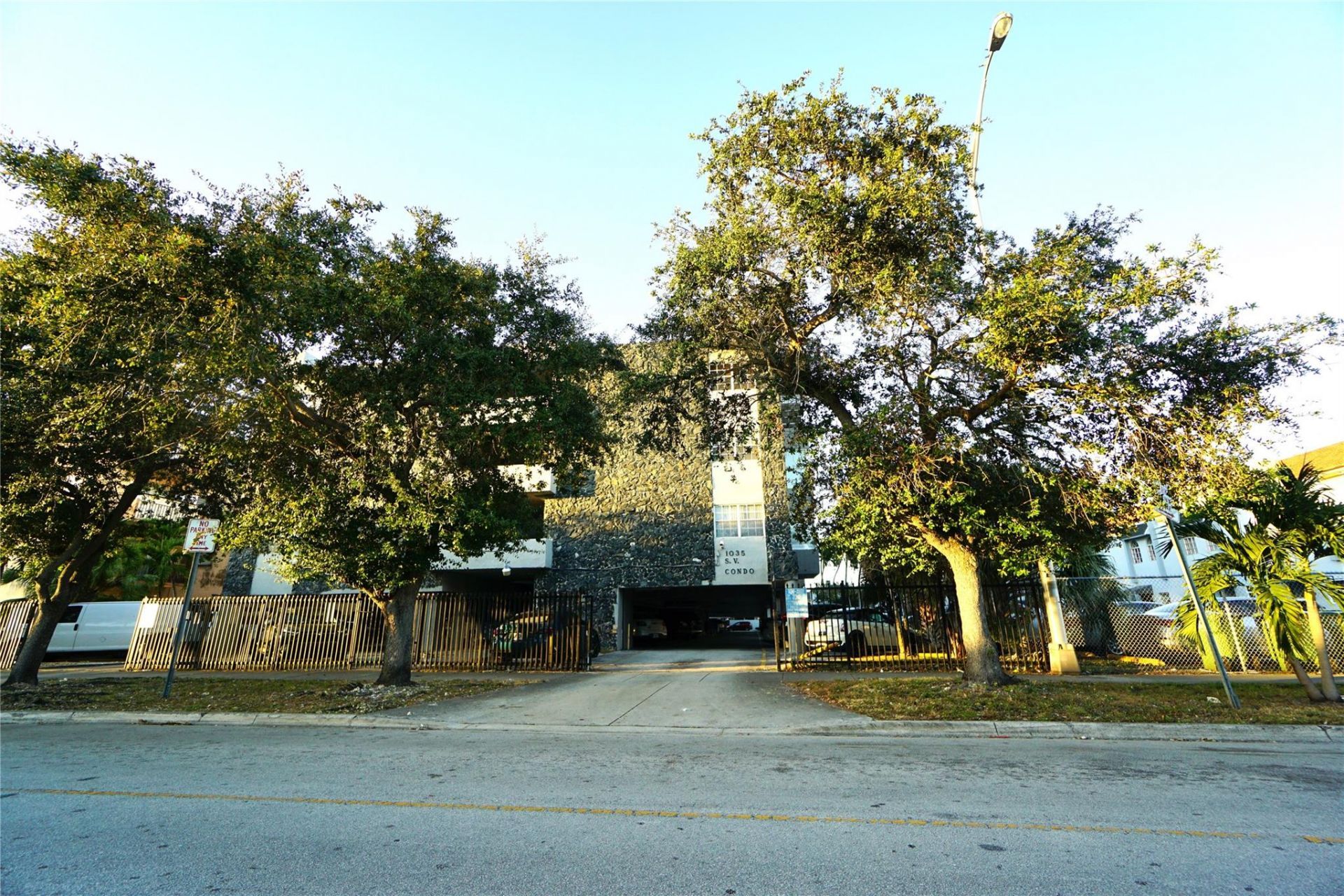 1035 W 77th St, Unit 208, Hialeah, FL 33014 Photo