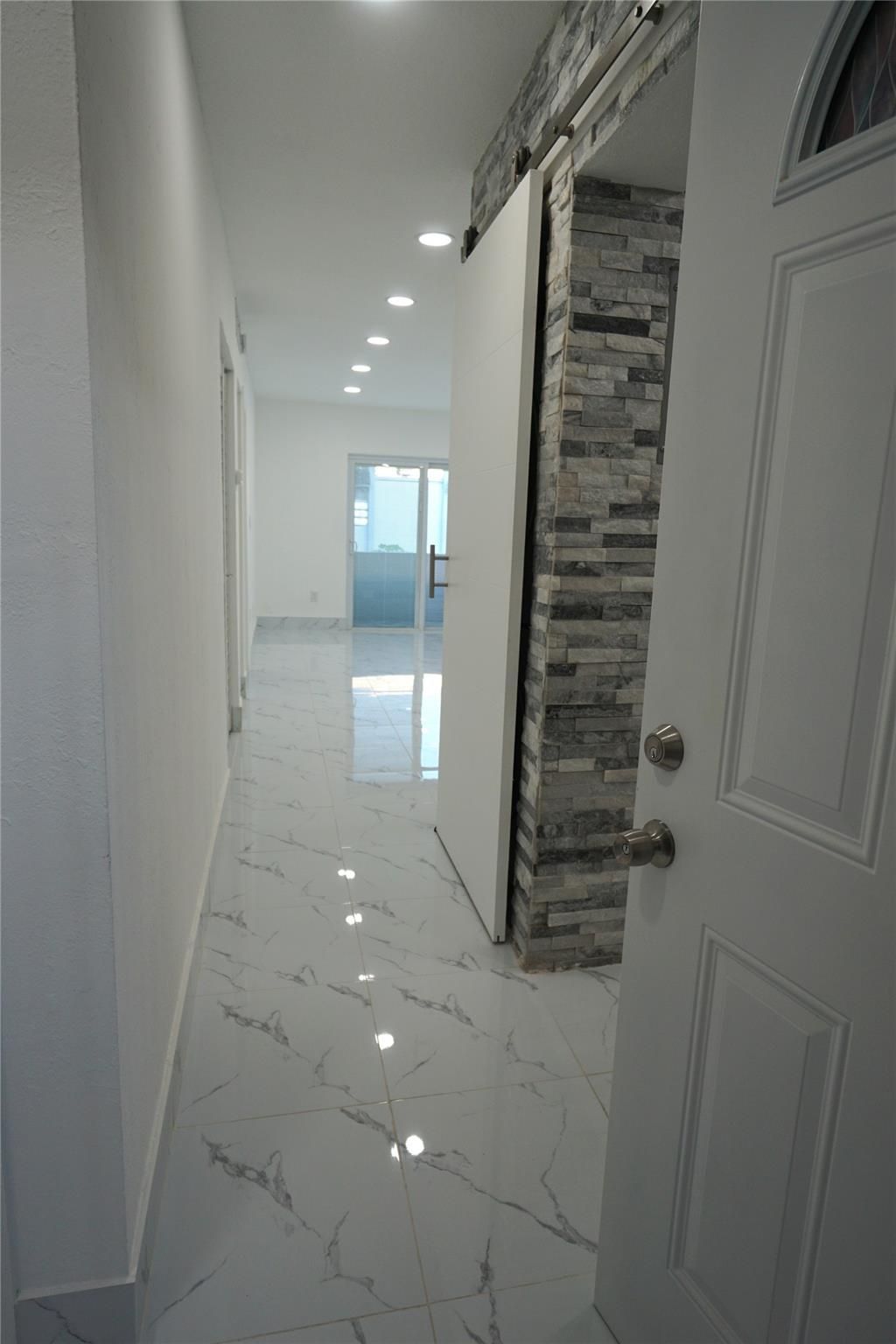 1035 W 77th St, Unit 208, Hialeah, FL 33014 Photo