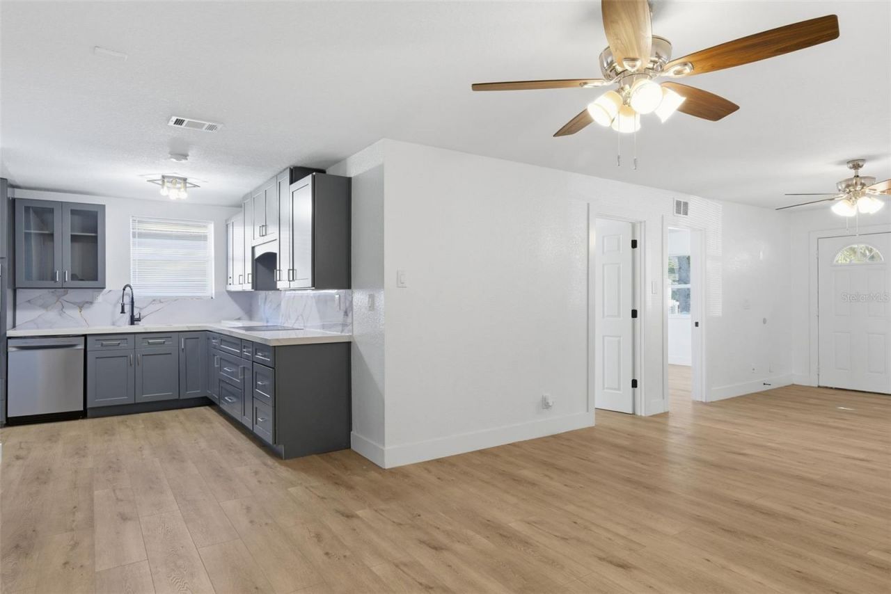 525 27th Avenue S, Saint Petersburg, FL 33705 Photo