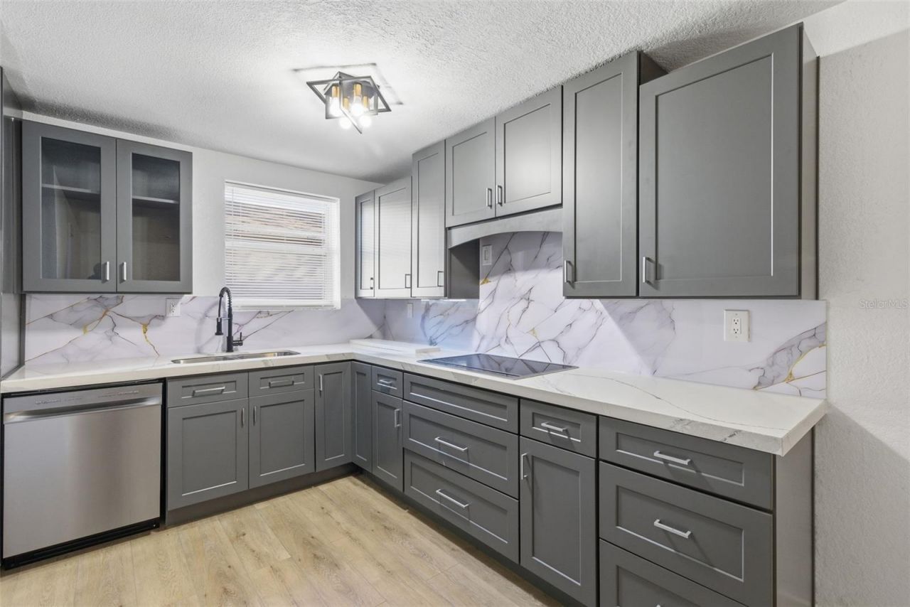 525 27th Avenue S, Saint Petersburg, FL 33705 Photo