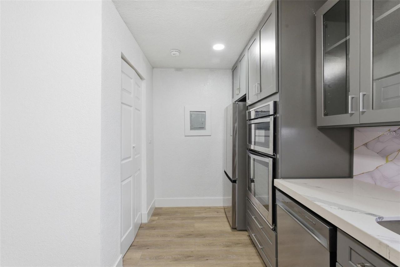 525 27th Avenue S, Saint Petersburg, FL 33705 Photo