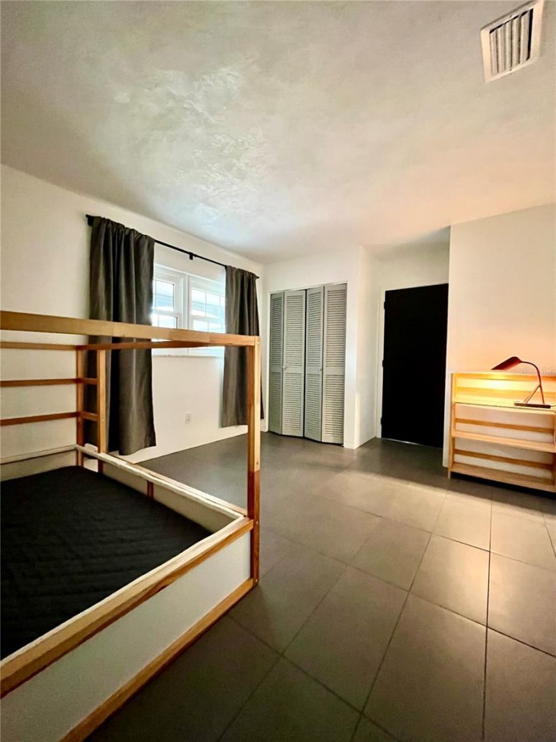 1945 68th Avenue S, Saint Petersburg, FL 33712 Photo