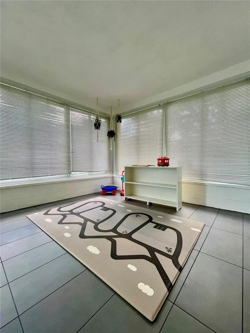 1945 68th Avenue S, Saint Petersburg, FL 33712 Photo