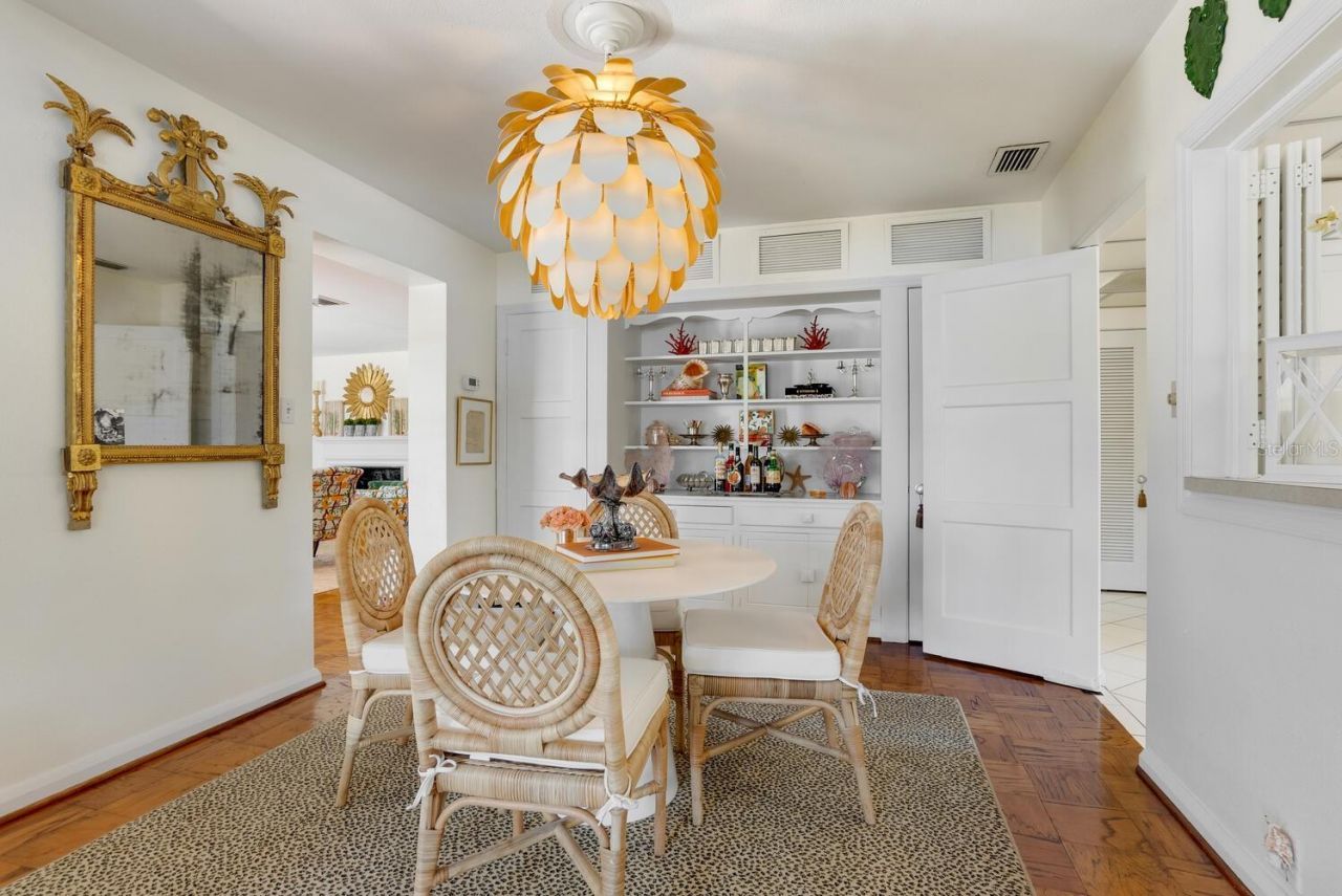 1542 Gulfview Drive, Sarasota, FL 34236 Photo