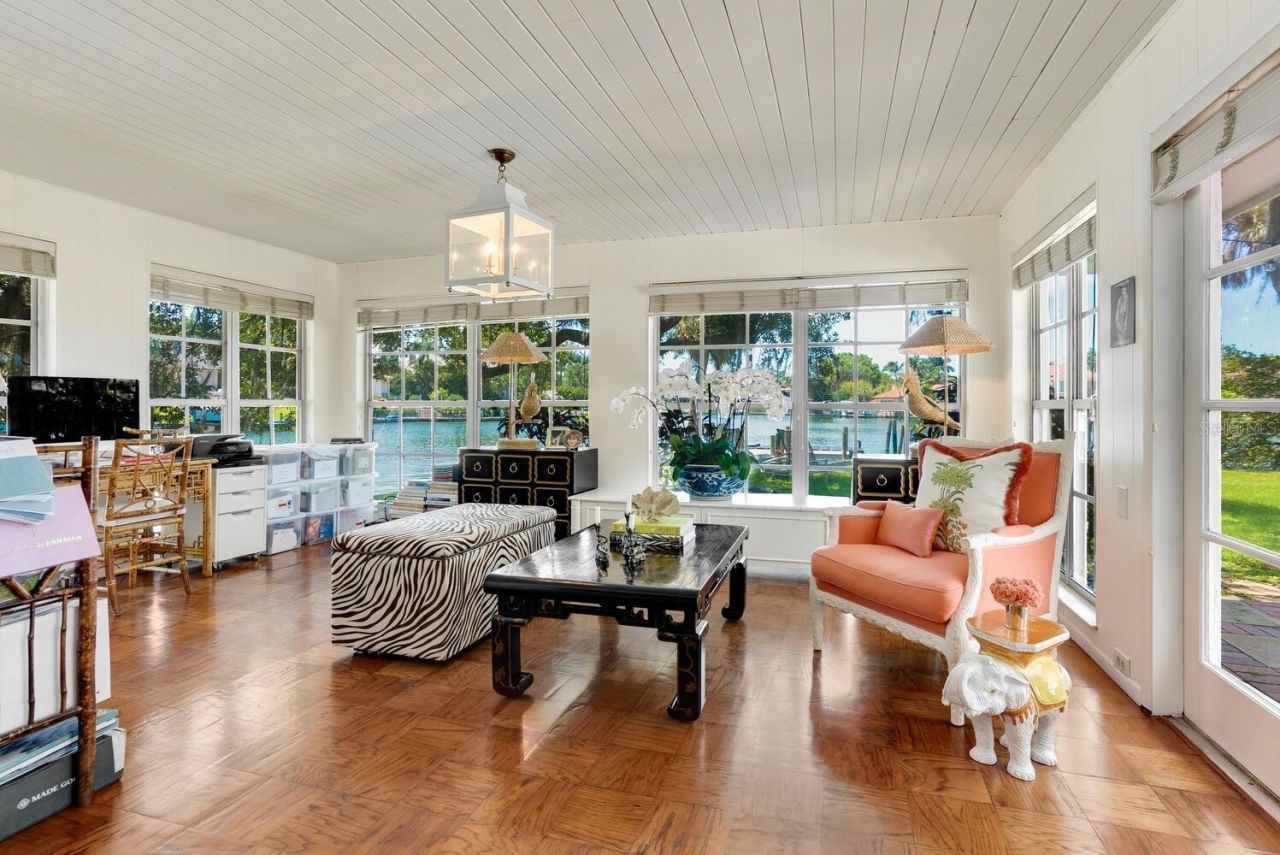 1542 Gulfview Drive, Sarasota, FL 34236 Photo