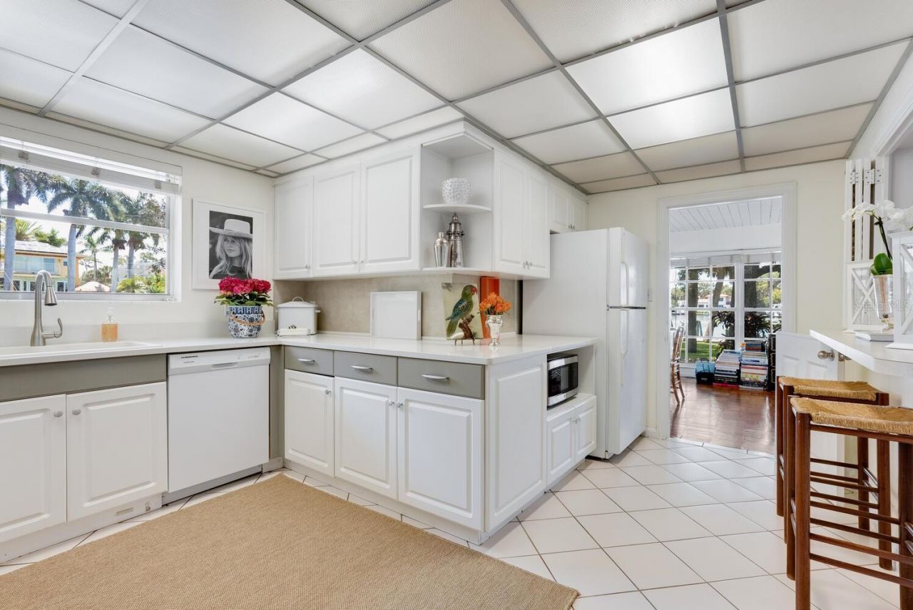 1542 Gulfview Drive, Sarasota, FL 34236 Photo