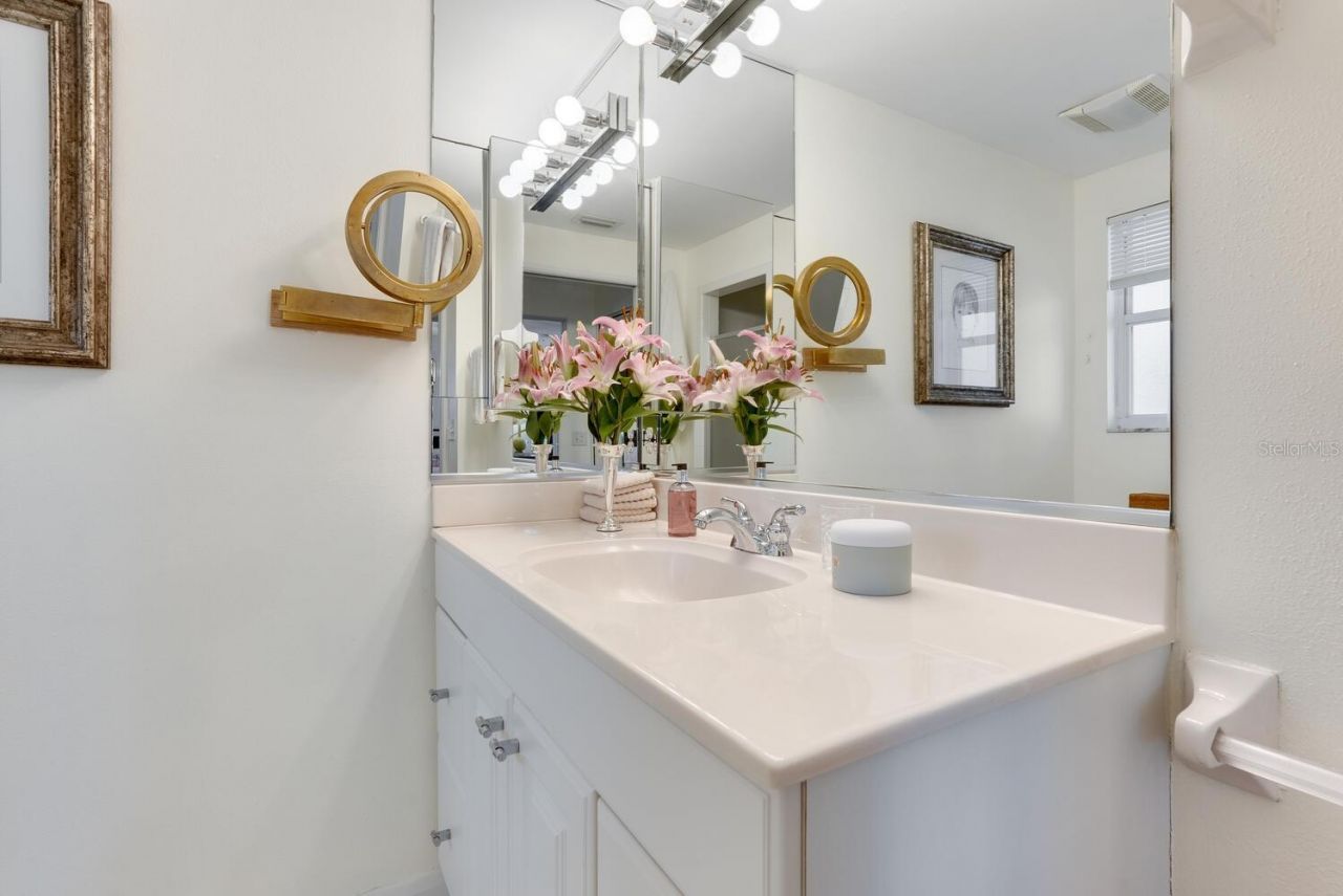 1542 Gulfview Drive, Sarasota, FL 34236 Photo