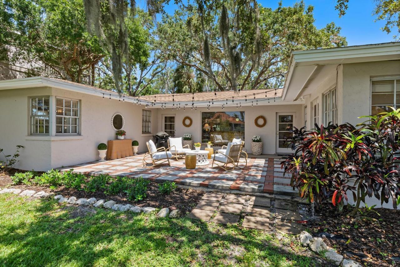 1542 Gulfview Drive, Sarasota, FL 34236 Photo