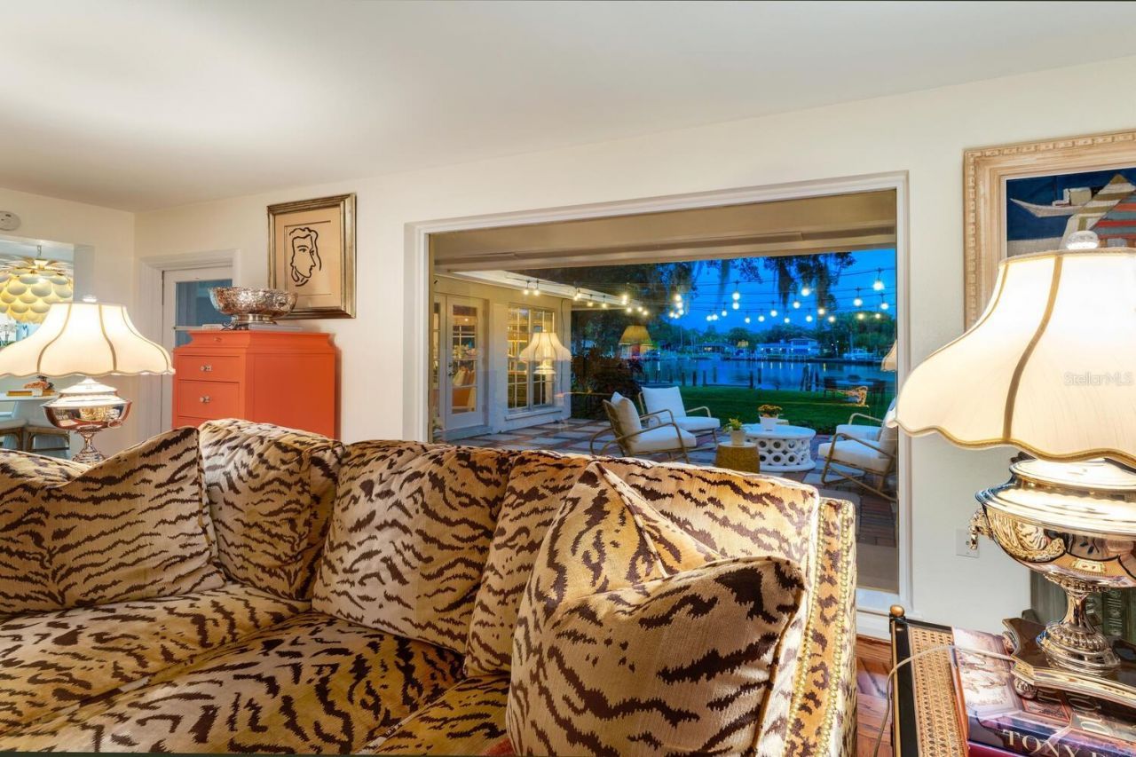 1542 Gulfview Drive, Sarasota, FL 34236 Photo