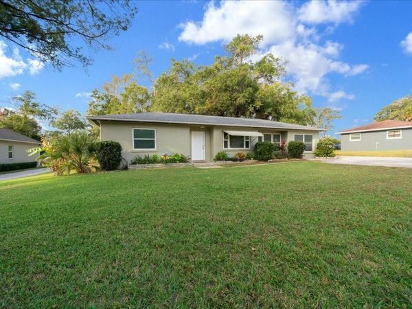 2810 SE LAKE WEIR AVENUE, OCALA, FL 34471
