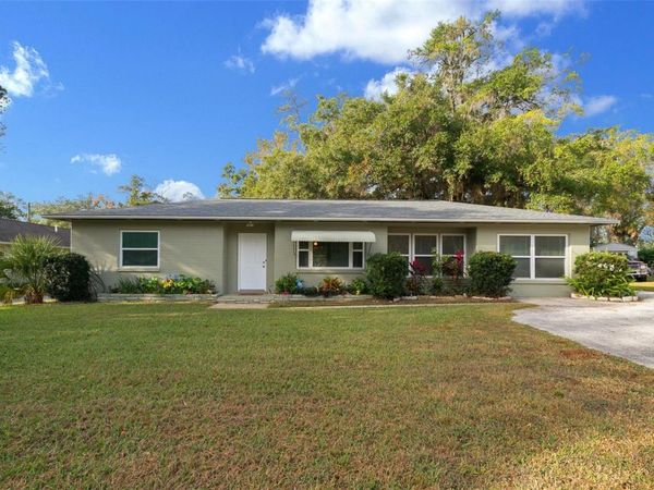2810 SE LAKE WEIR AVENUE, OCALA, FL 34471