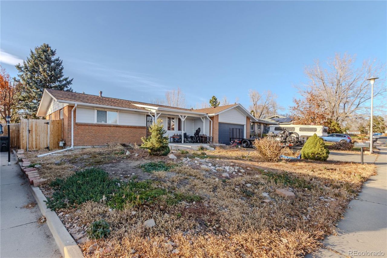 959 S Johnson Way, Lakewood, CO 80226 Main Photo