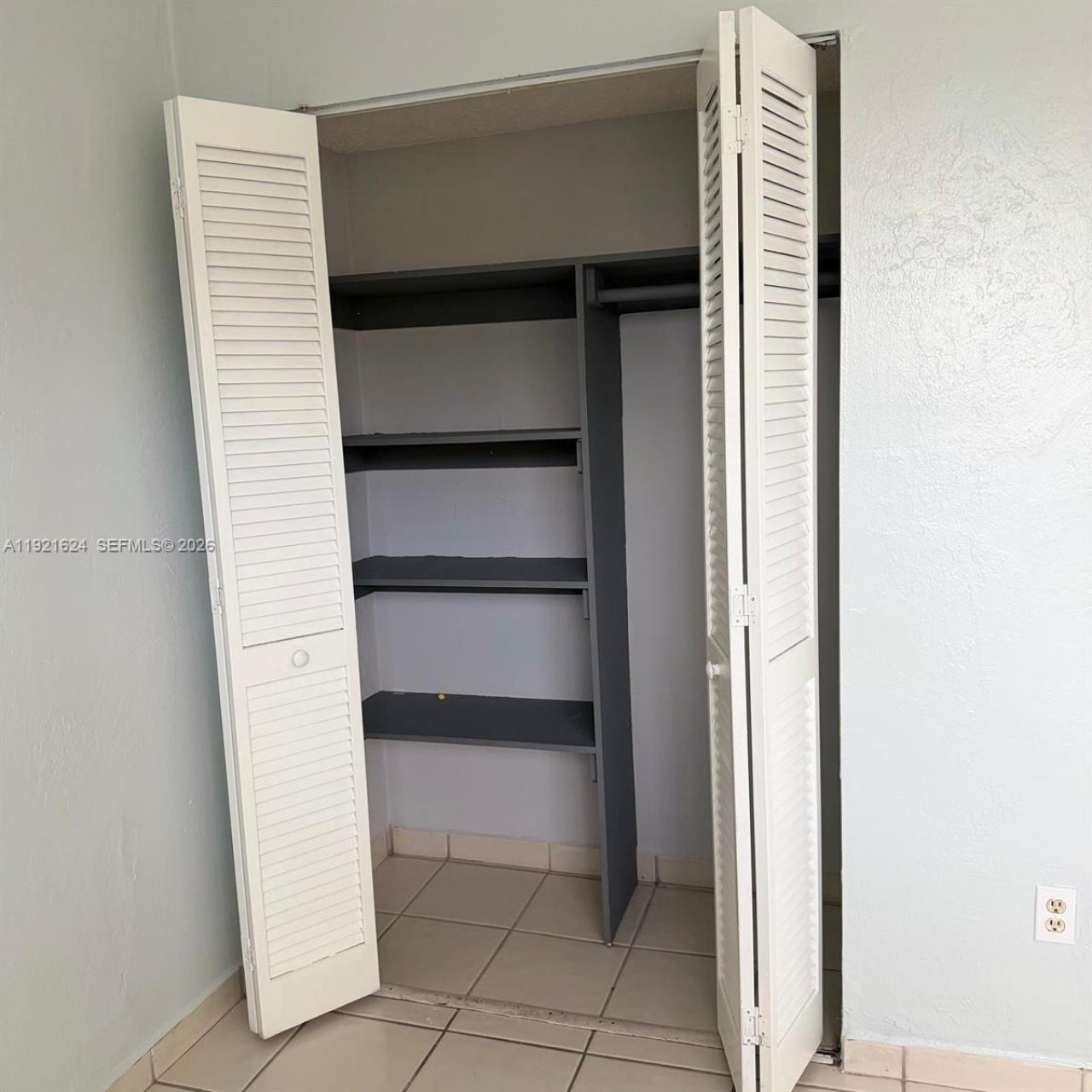 5501 NW 7th St, Unit E301, Miami, FL 33126 Photo