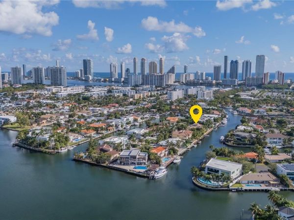 3220 NE 165th St, North Miami Beach, FL 33160