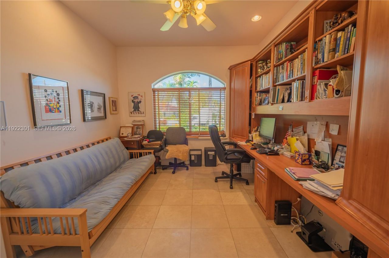 3220 NE 165th St, North Miami Beach, FL 33160 Photo