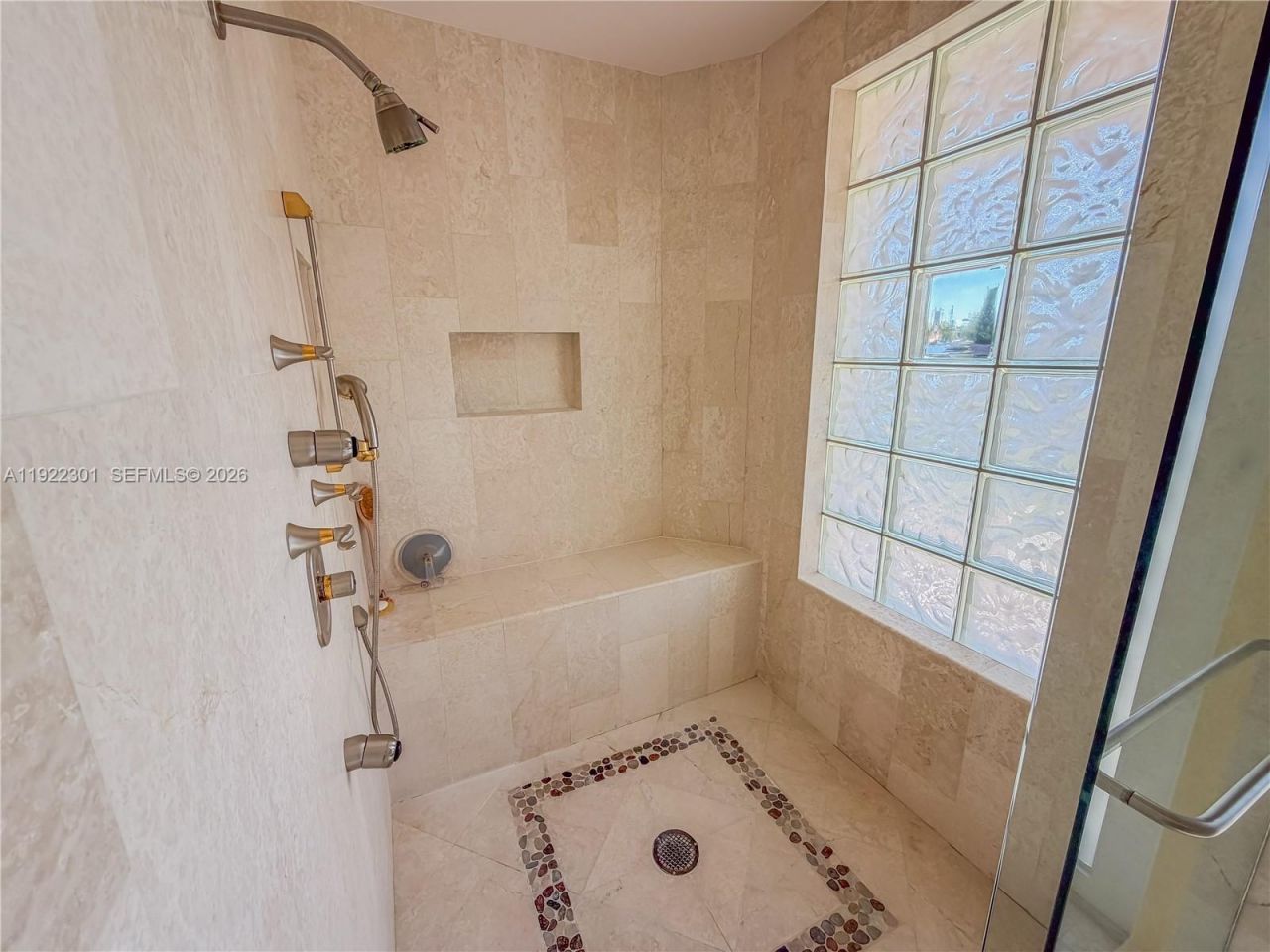 3220 NE 165th St, North Miami Beach, FL 33160 Photo