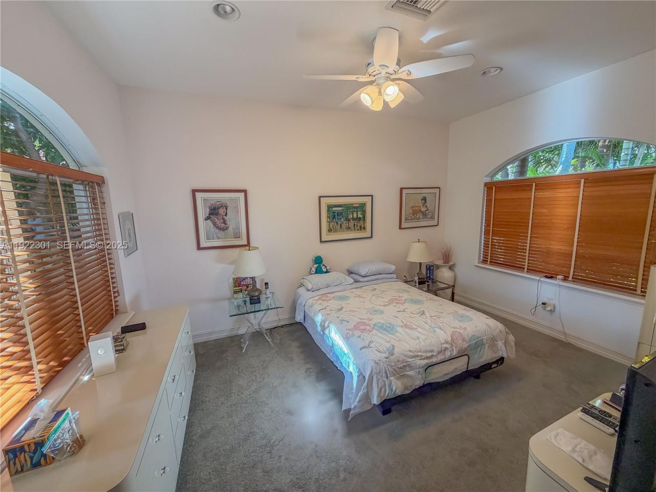 3220 NE 165th St, North Miami Beach, FL 33160 Photo