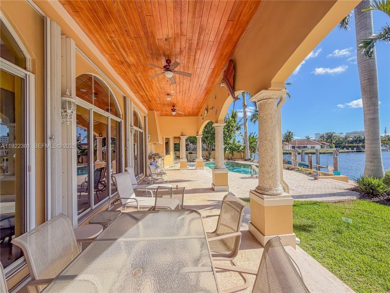 3220 NE 165th St, North Miami Beach, FL 33160 Photo