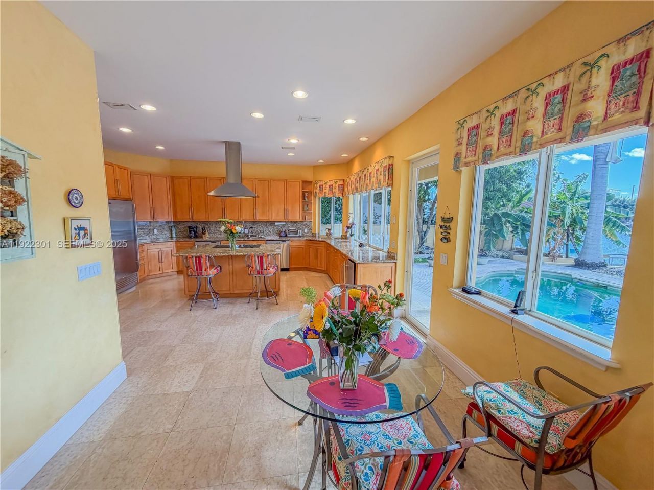 3220 NE 165th St, North Miami Beach, FL 33160 Photo