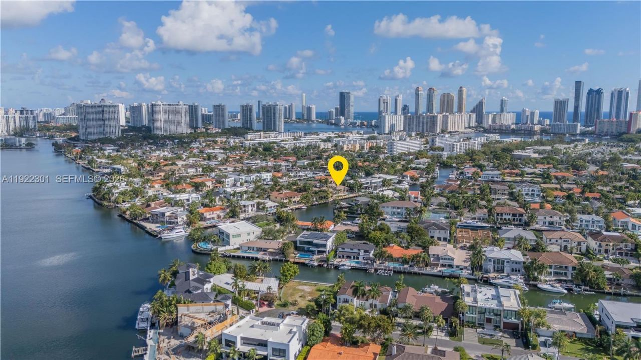 3220 NE 165th St, North Miami Beach, FL 33160 Photo