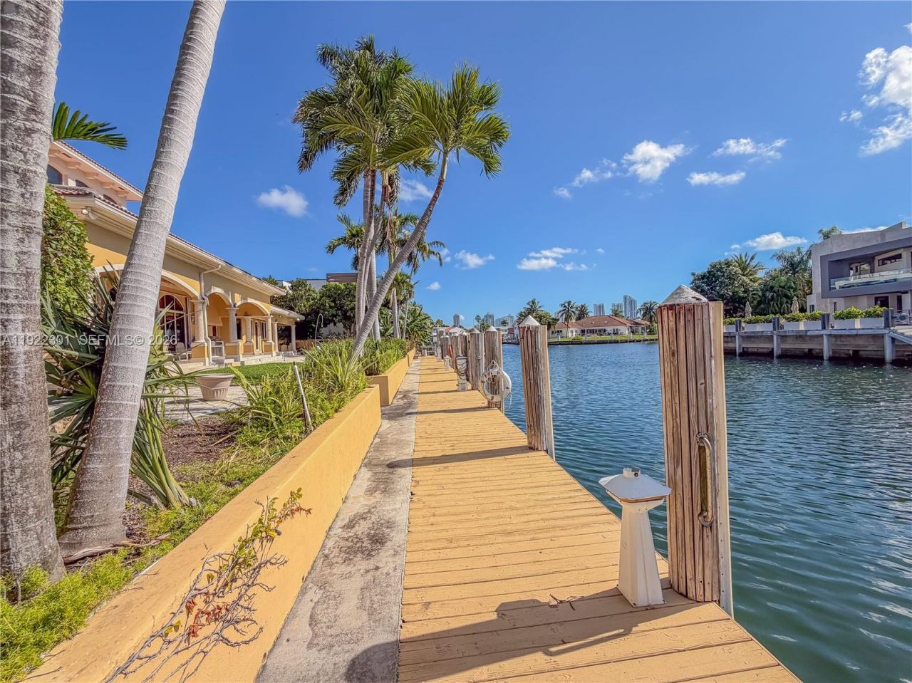 3220 NE 165th St, North Miami Beach, FL 33160 Photo