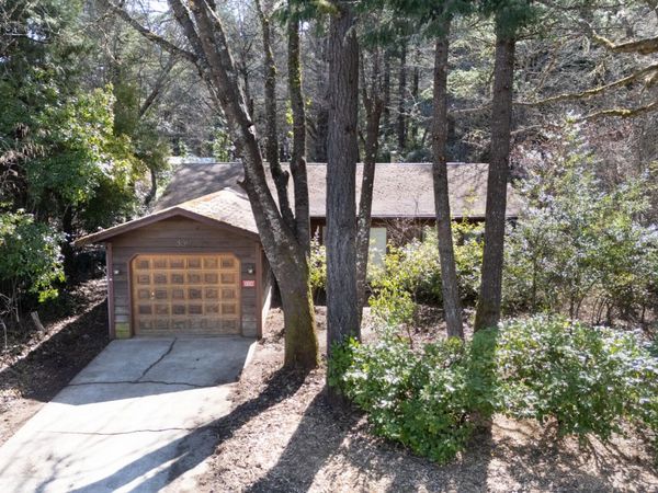 359 Wells Drive, Cave Junction, OR 97523