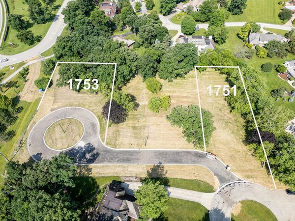 1753 Midwest Club Parkway, Oak Brook, IL 60523