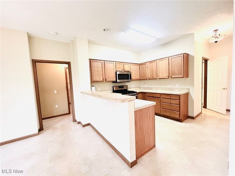 2148 Southampton Lane, Avon, OH 44011 Photo 13