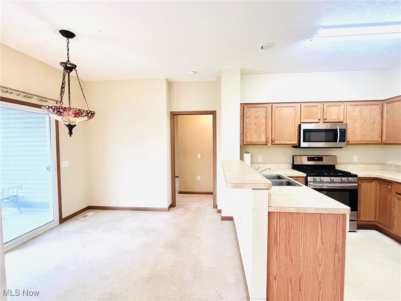 2148 Southampton Lane, Avon, OH 44011 Photo 14