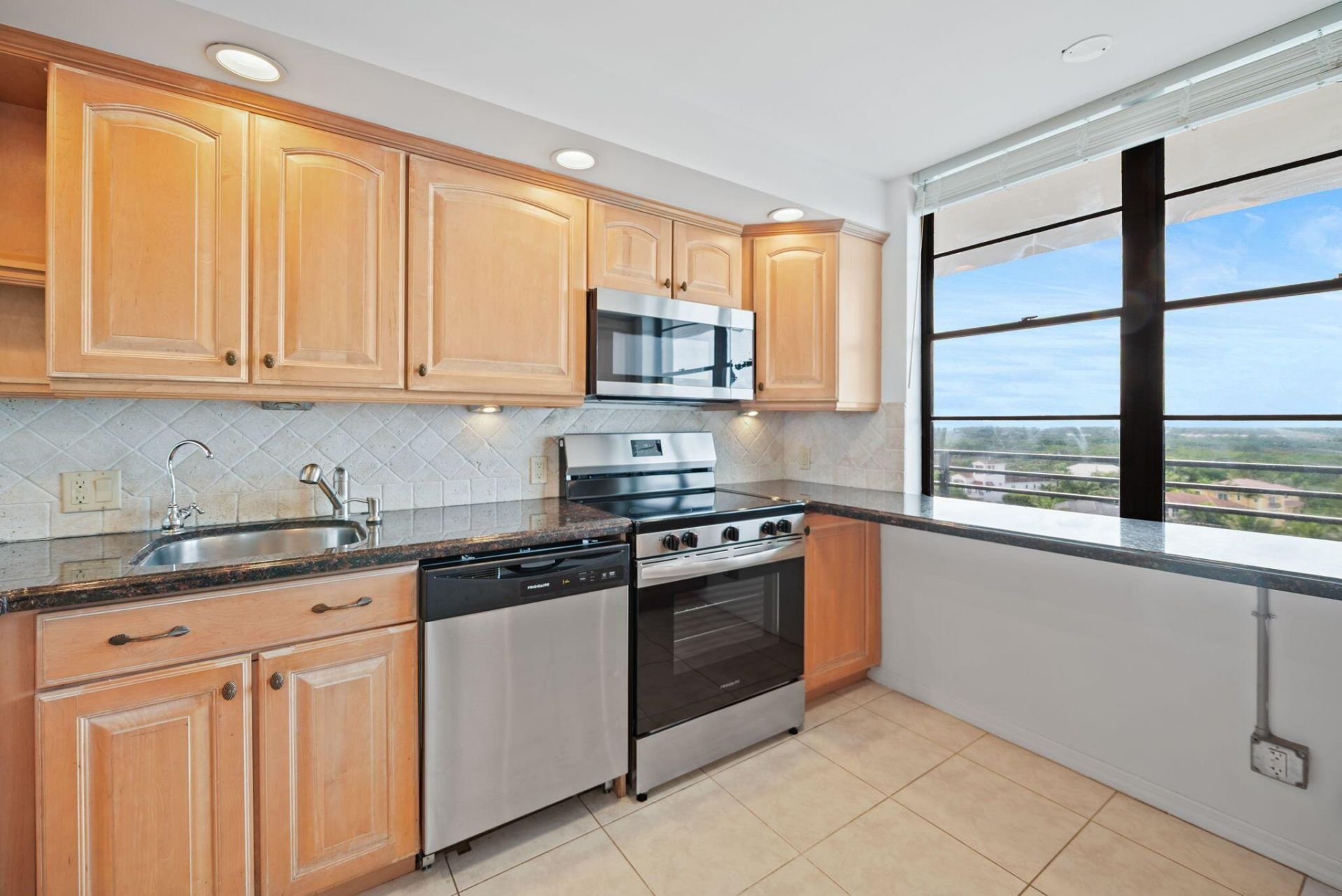 840 Ocean Drive, Unit 1005, Juno Beach, FL 33408 Photo