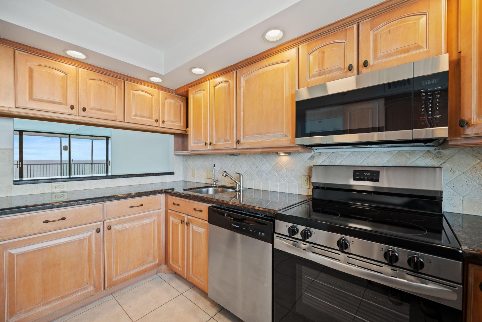 840 Ocean Drive, Unit 1005, Juno Beach, FL 33408 Photo