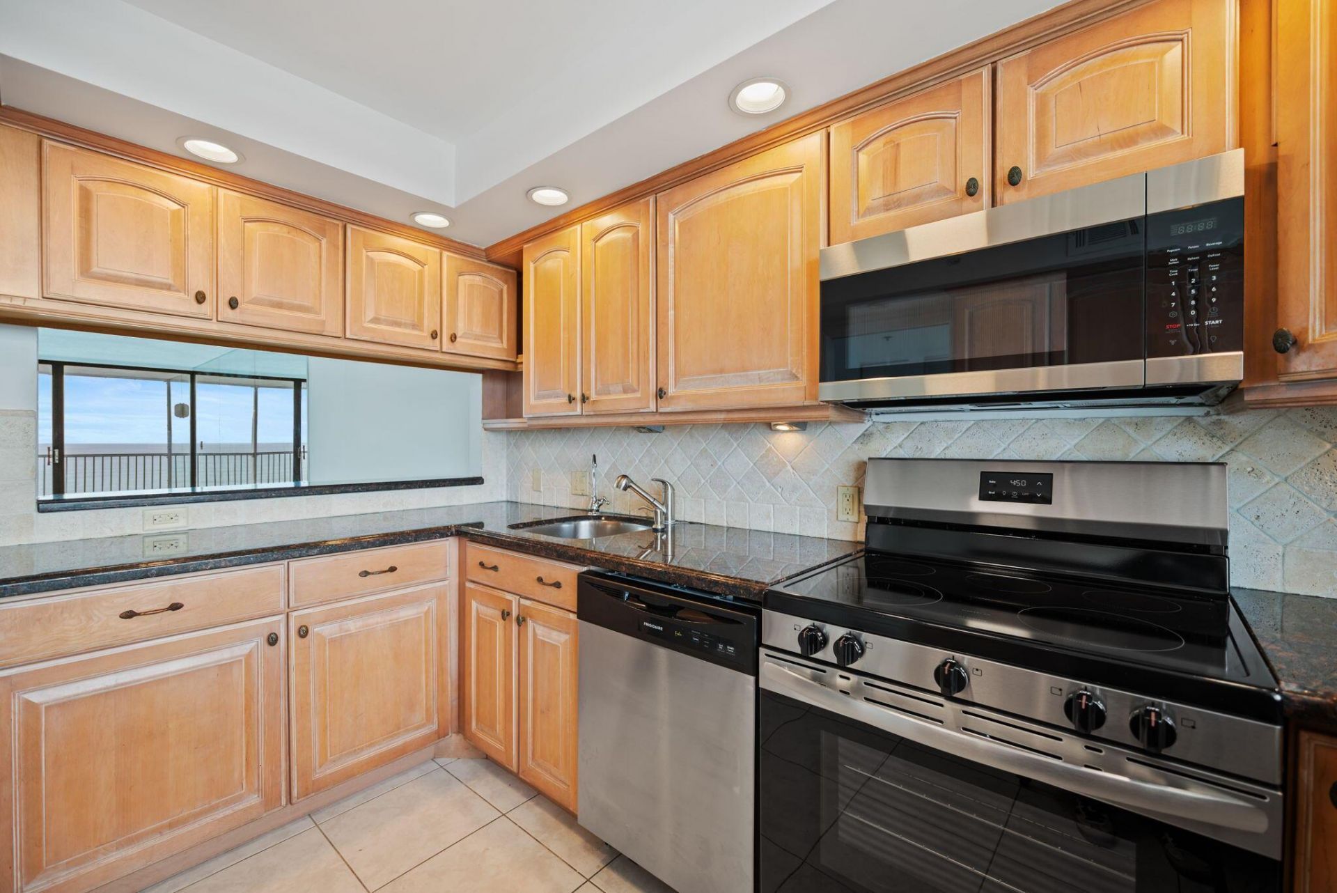 840 Ocean Drive, Unit 1005, Juno Beach, FL 33408 Photo