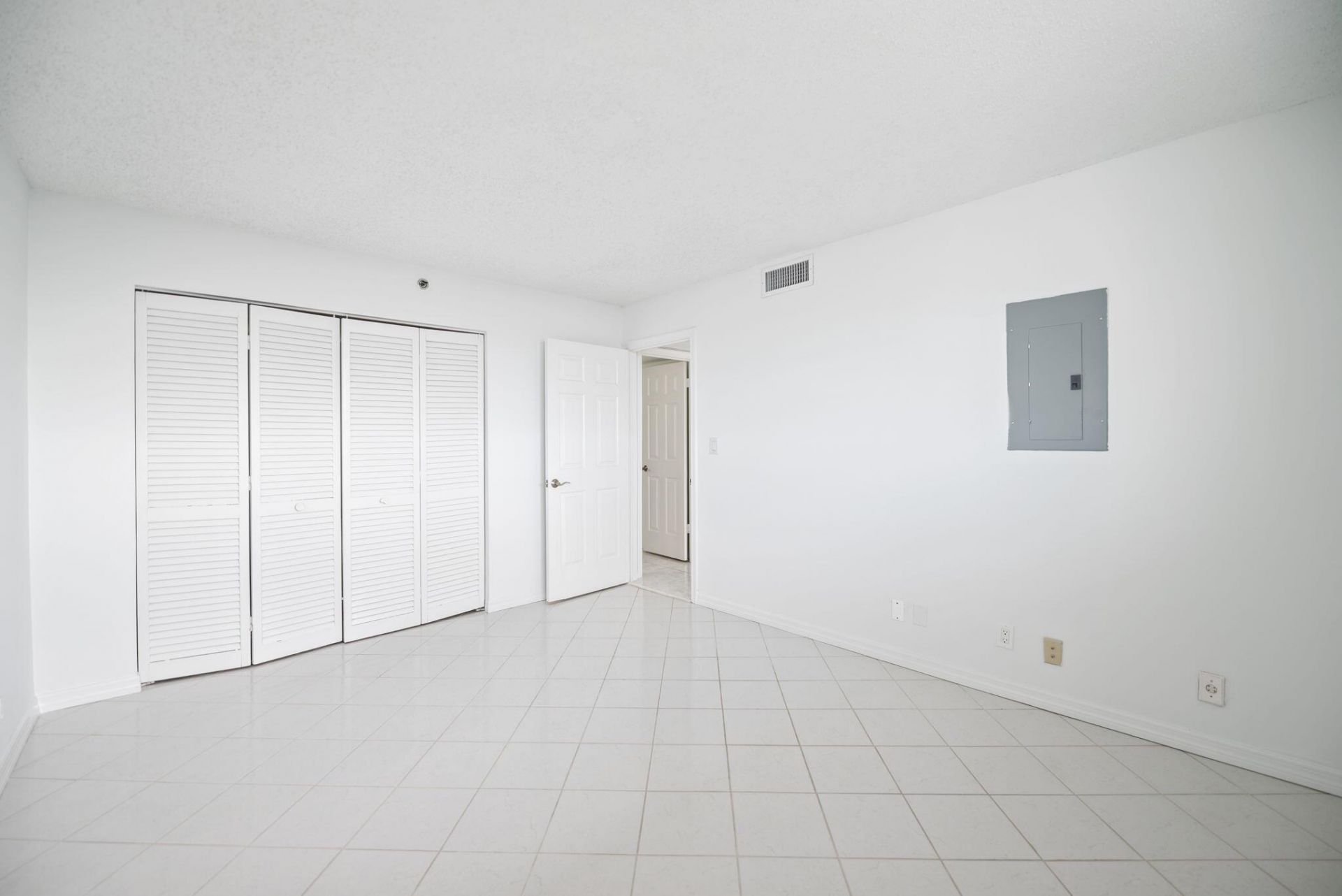 840 Ocean Drive, Unit 1005, Juno Beach, FL 33408 Photo