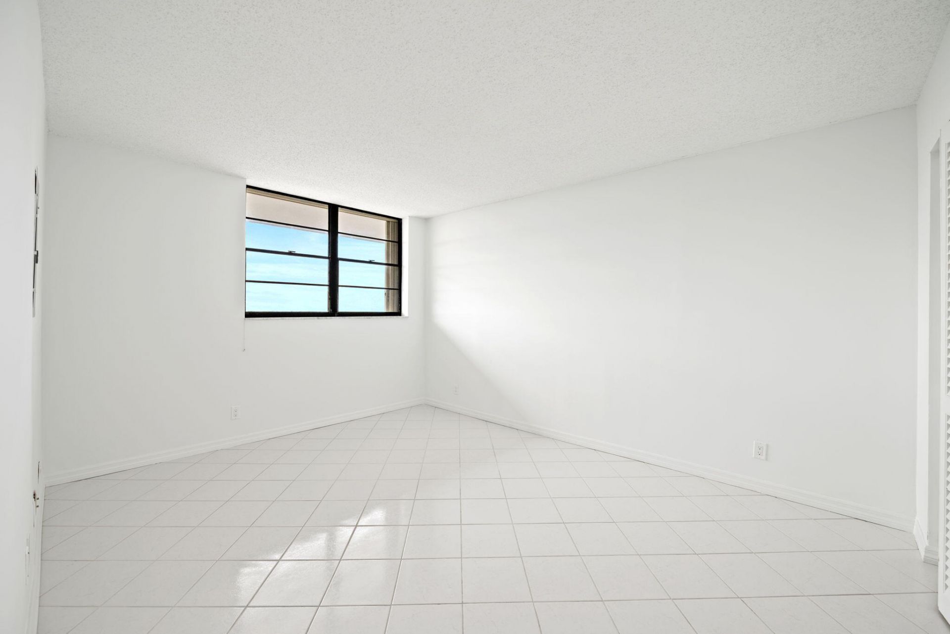 840 Ocean Drive, Unit 1005, Juno Beach, FL 33408 Photo