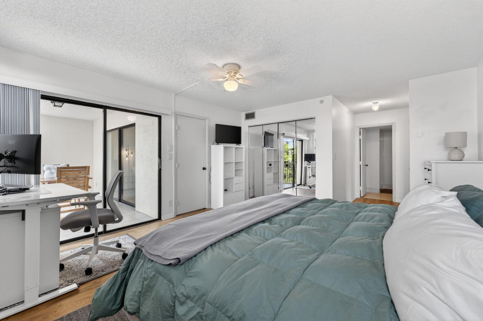 2205 S Cypress Bend Drive, Unit 604, Pompano Beach, FL 33069 Photo